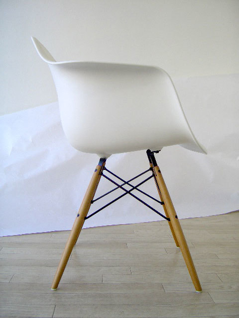 □Vitra Charles&Ray Eames Shell Chair Armchair Dowel Base □Vitra Charles&Ray Eames Shell Chair Armchair Dowel Base
