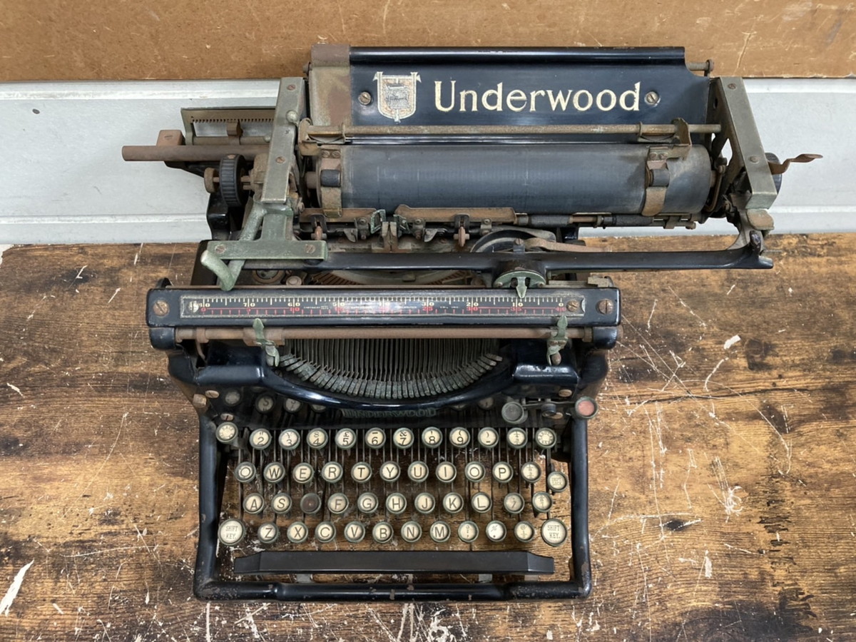 【7-18】Underwood アンダーウッド アンティーク タイプライター 昭和レトロ ヴィンテージ ジャンク品_画像3