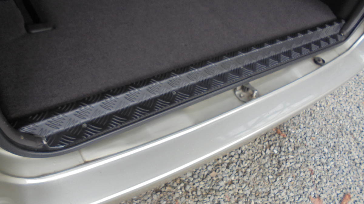  Hiace Wagon 100 series rear scuff plate aluminium . board anodized aluminum black color 