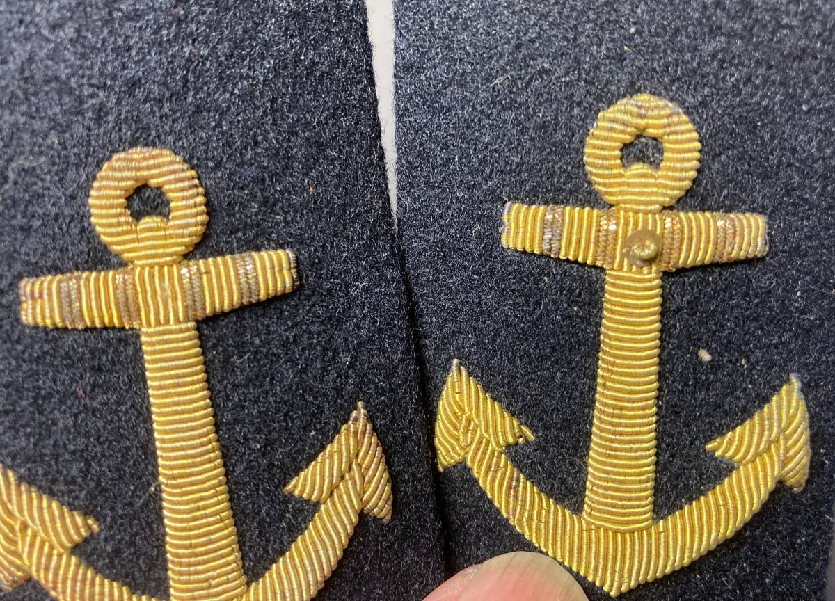 古い肩章★旧日本軍 海軍兵学校生徒肩章★_小さな部品が片方は付いていません。