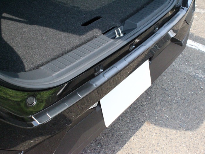 トヨタ ライズ ダイハツ ロッキー ステンレス製 リアバンパー ステップ ガード リア ラゲッジ トランク スカッフプレート プロテクター_画像8