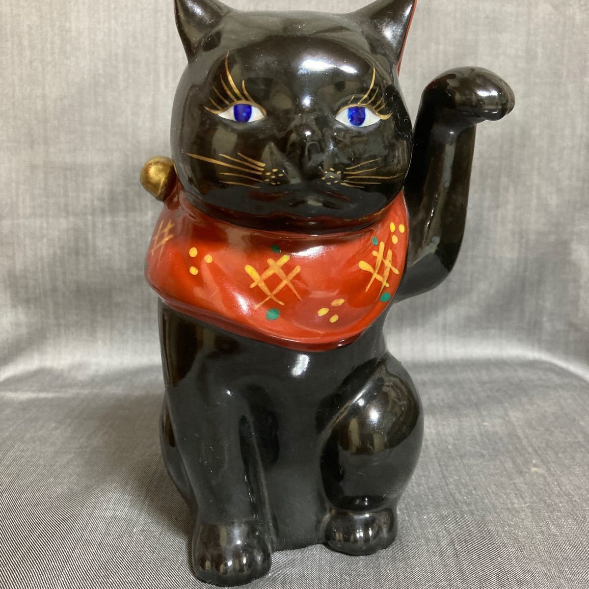 招き猫 (黒猫)アンティーク九谷焼 招き猫 (黒猫)アンティーク九谷焼