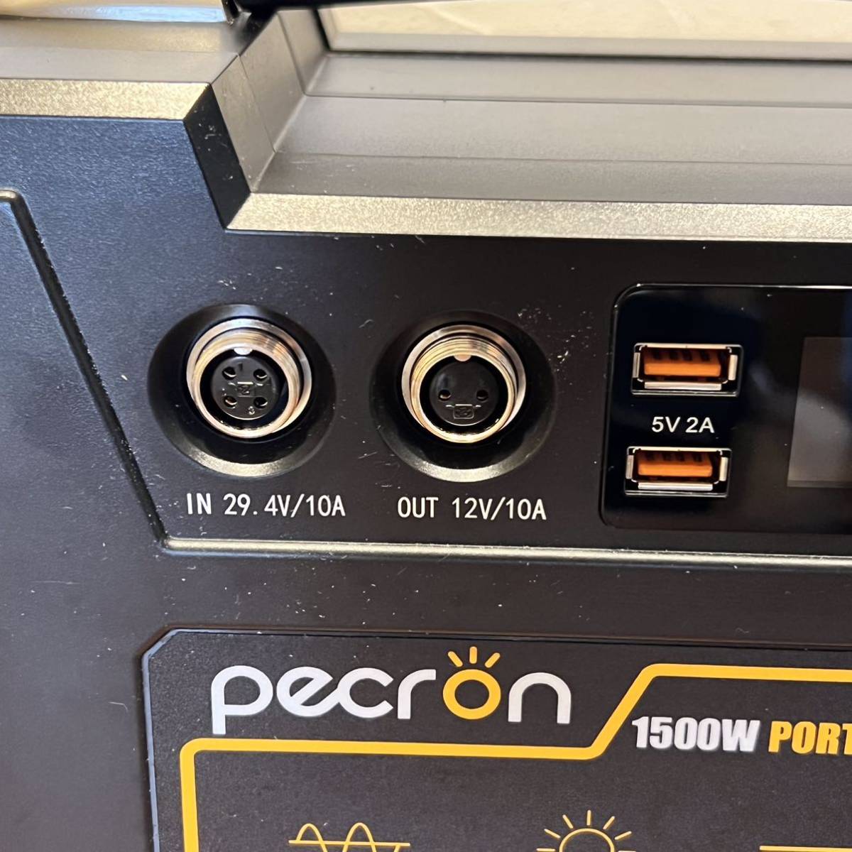 大容量ポータブル電源 定格出力1500w pecron E1500 訳あり キャンプ車