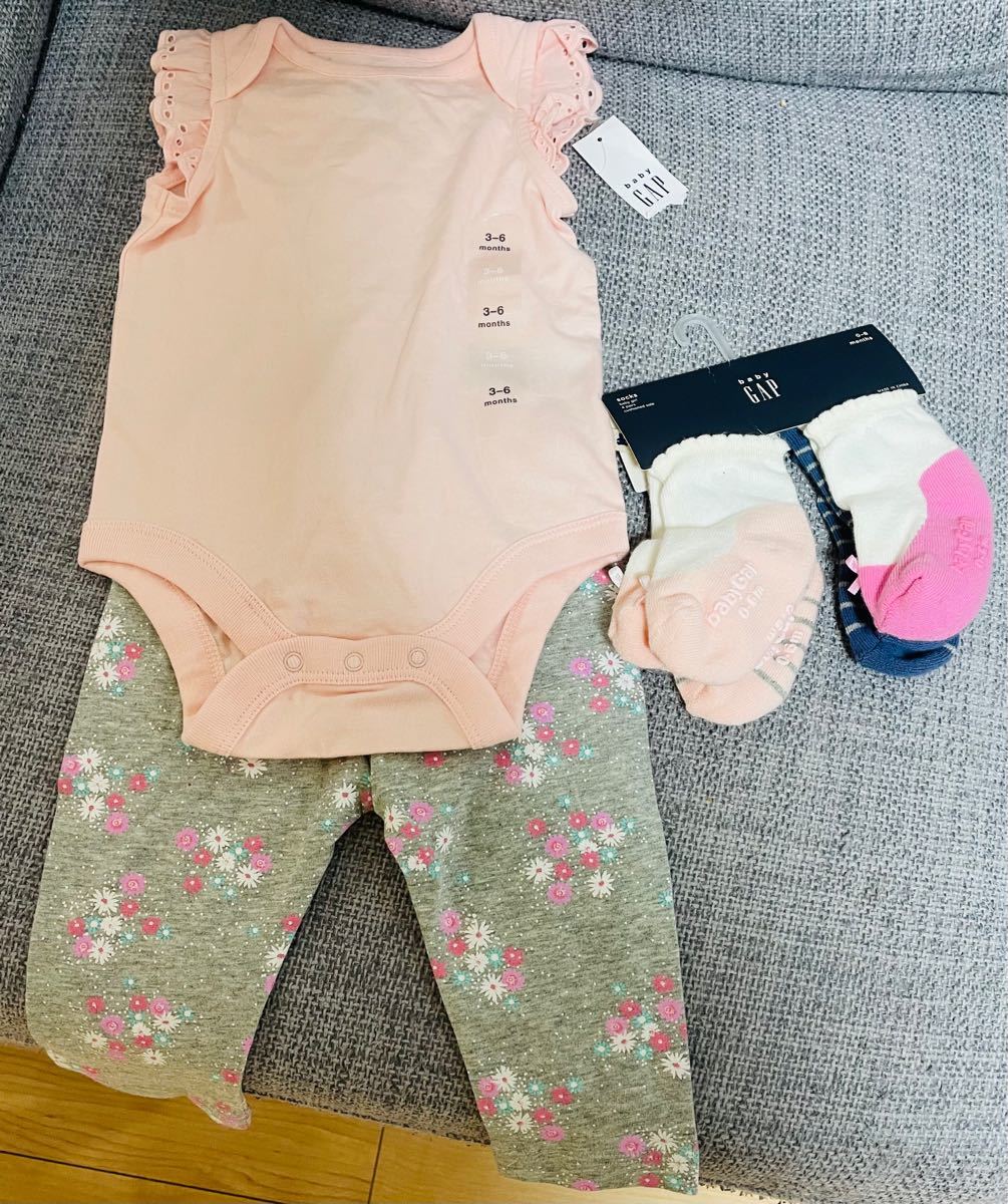 新品★baby gapロンパース ＆　レギンス　パンツ、靴下60 女の子　半袖　夏