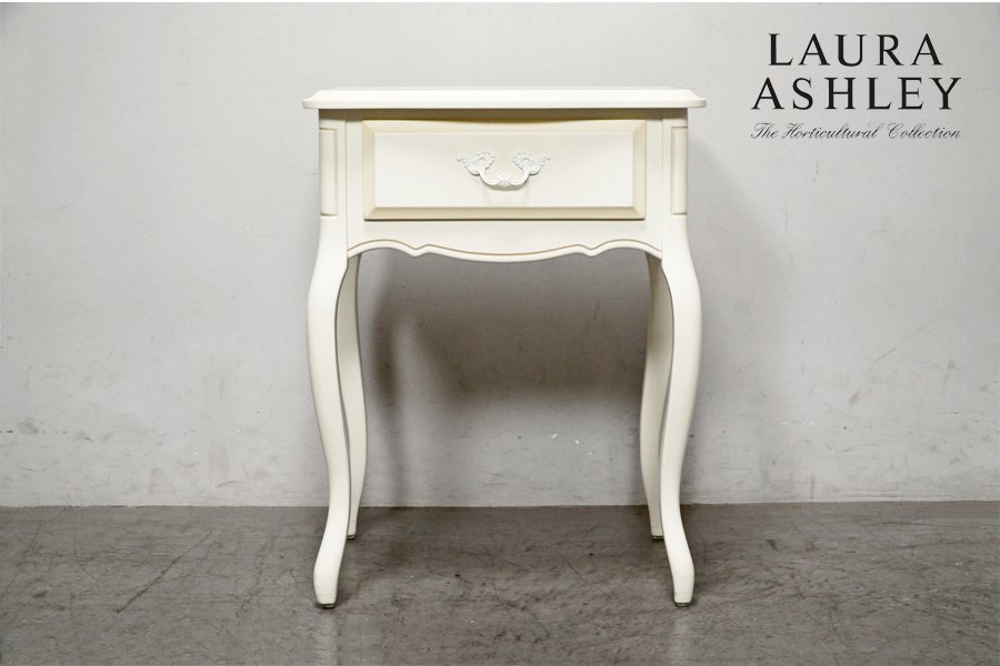 083 美品 Laura Ashley(ローラアシュレイ) PROVENCALE(プロヴァンセル) サイドテーブル ナイトテーブル 猫脚 アイボリー6.4万_画像1