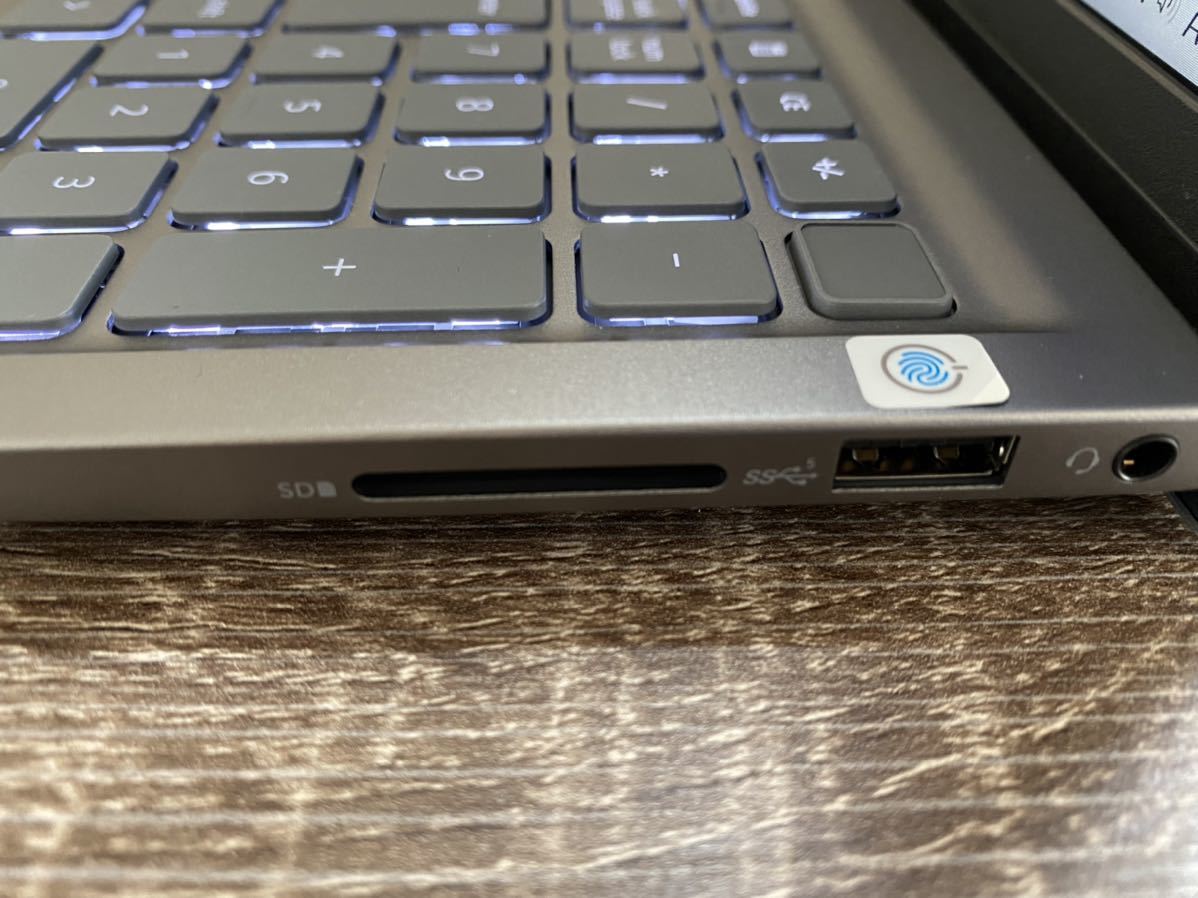 DELL Inspiron 15 5515 Ryzen7 5700U/メモリ16GB/SSD 512GB/AMD RADEON