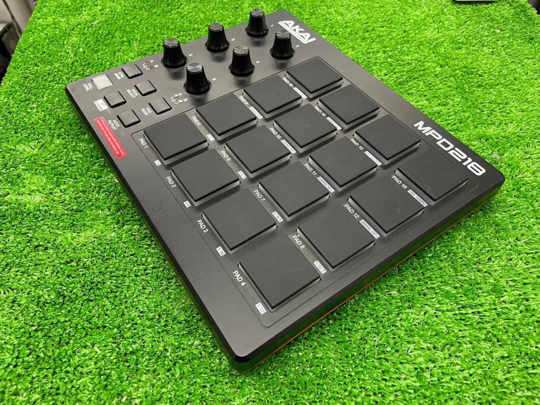 MPD218 AKAI MIDIコントローラー mpc - 通販 - hanackenovinky.cz