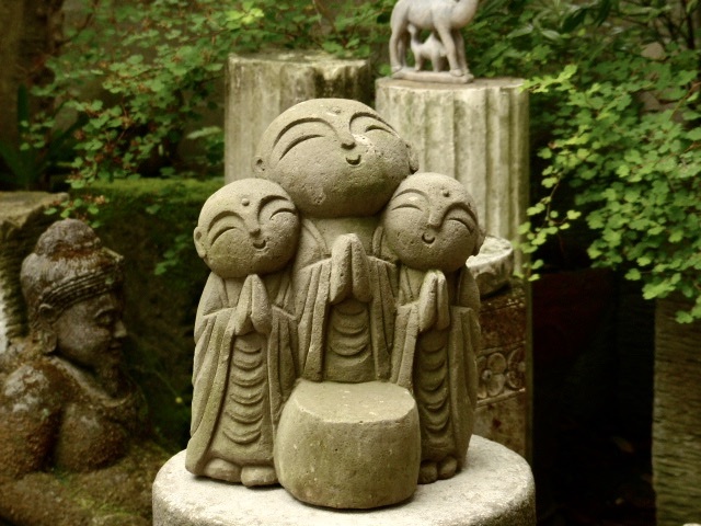 三地蔵様の石像h32cm／11kg 地蔵菩薩 お地蔵さん 石仏 仏像 0608b bpbd