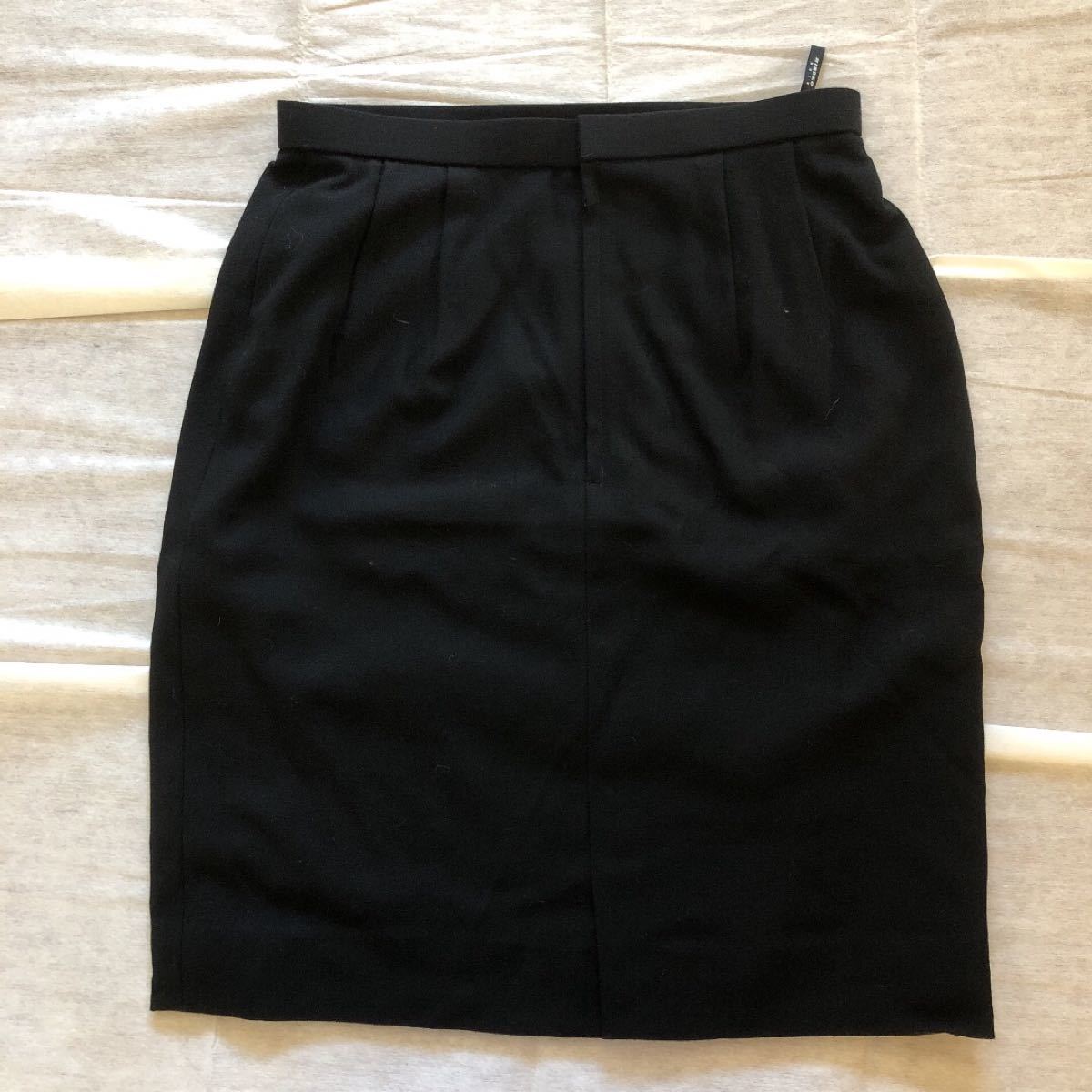 HIROKO KOSHINO(ヒロコ コシノ)ブラックフォーマル スカートスーツ