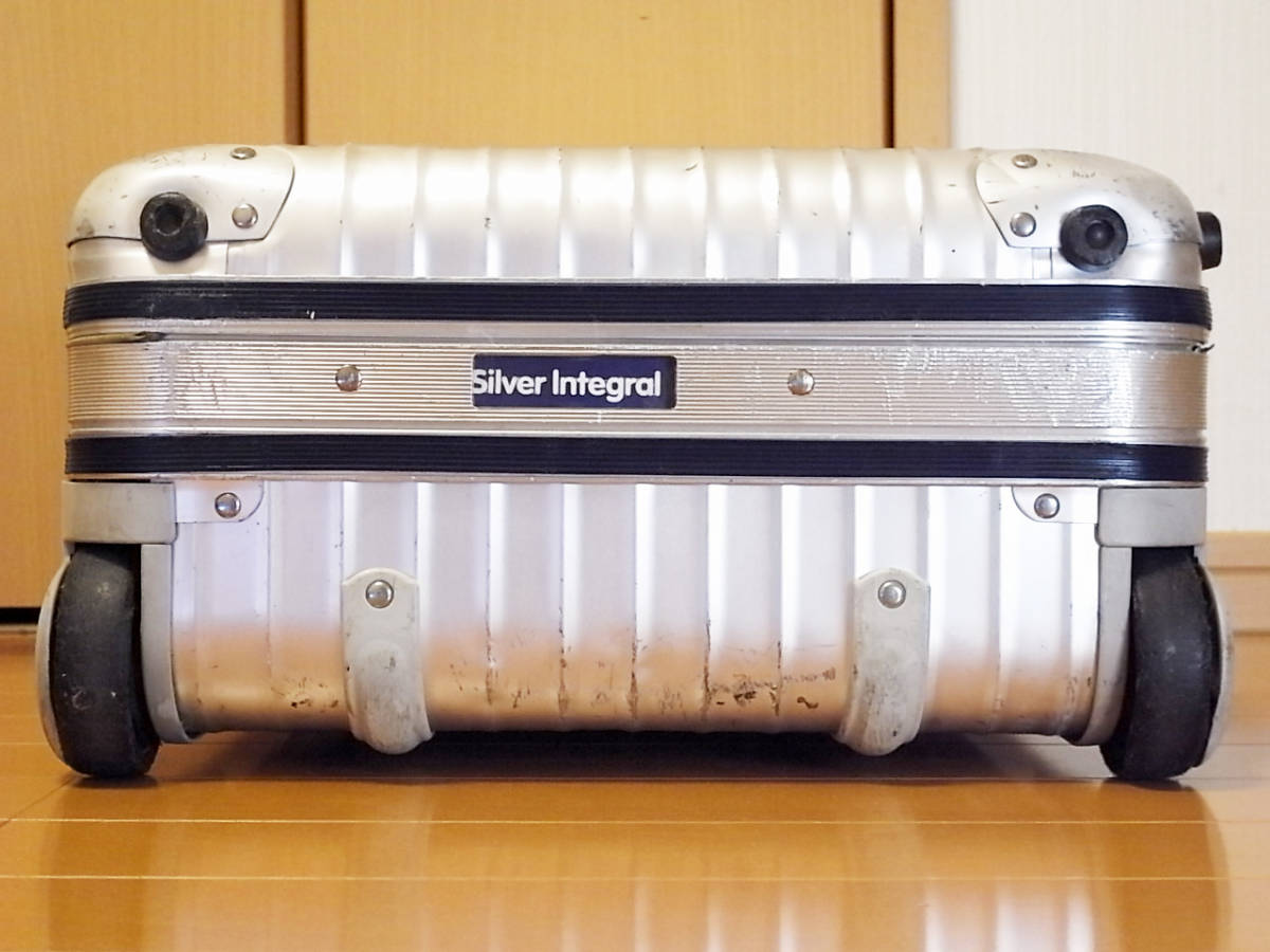 本物 RIMOWA SILVER INTEGRAL/シルバーインテグラル 35L【機内持 本物 RIMOWA SILVER INTEGRAL/シルバーインテグラル 35L【機内持
