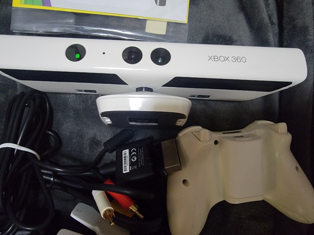 Xbox 360 4GB + Kinect スペシャル エディション