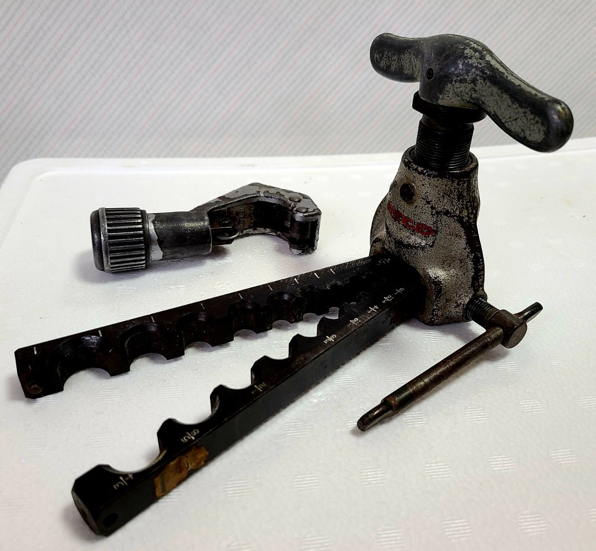 フレア 工具 RIDGID リジッド フレアツール パイプカッター 最低価格の ② フレア パイプカッター フレアツール リジッド RIDGID 工具 工具/メンテナンス