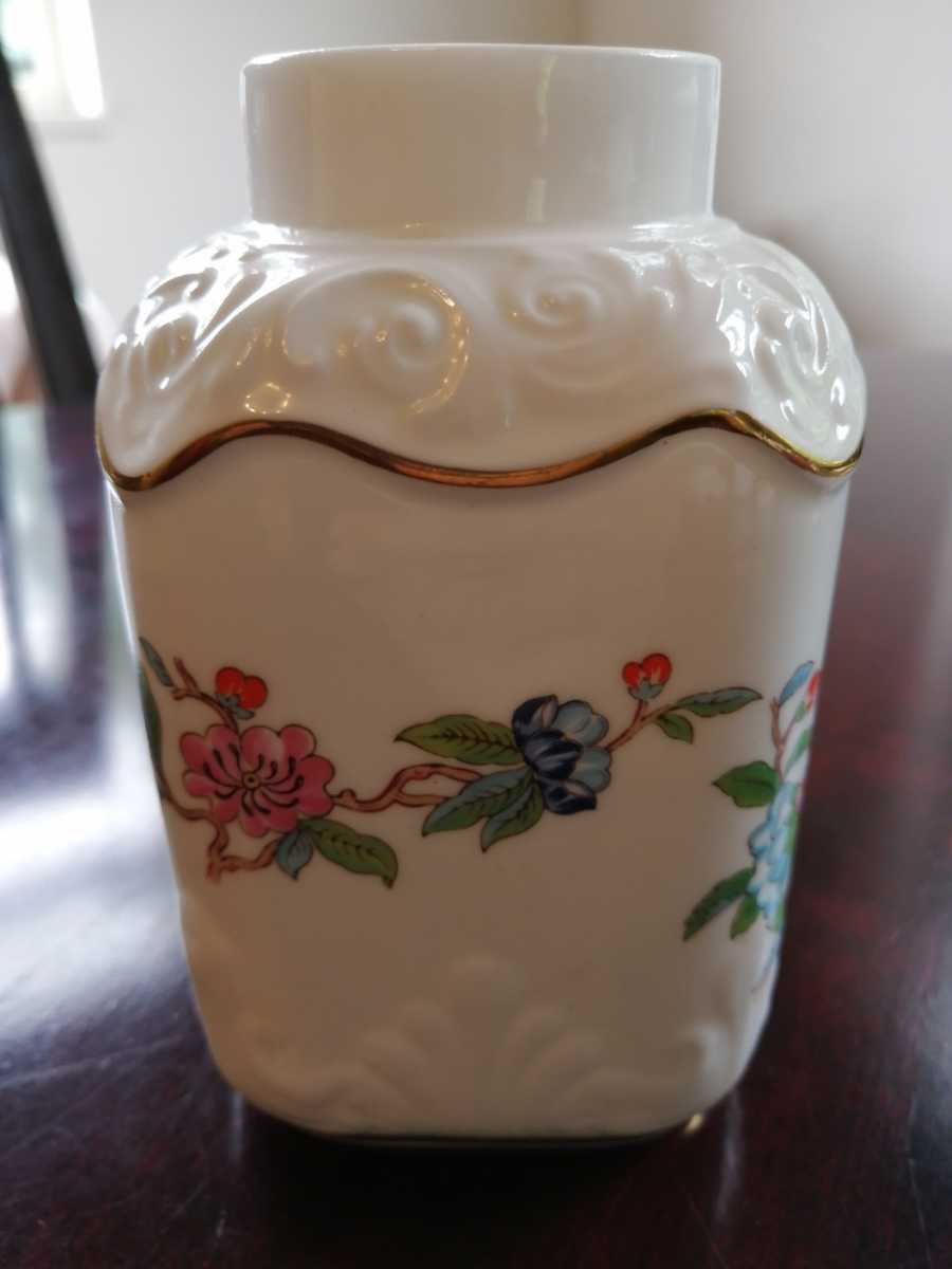 エインズレイ　花瓶　AYNSLEY　1775 ENGLAND FINE ENGLISH BONE CHINA　PembrokeReproduction of anEighteenth Century Aynsley design._画像2