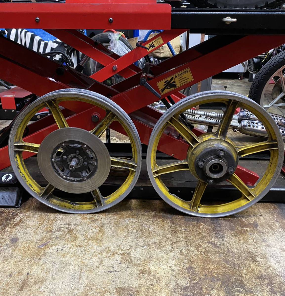 77年 当時物 ARE 前後 キャスト ホイール CB400F CB400FOUR BEET 77年 当時物 ARE 前後 キャスト ホイール CB400F CB400FOUR BEET