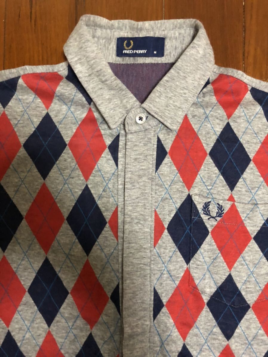 美品　Fred Perry フレッドペリー　半袖シャツ_画像2