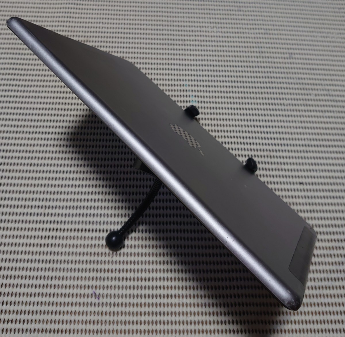完動品SIMフリーiPad第5世代(A1823)本体32GBグレイau送料込 www.esole.eu