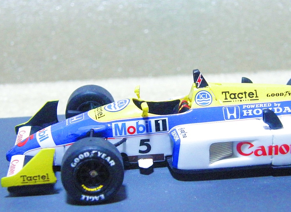ミニカー 18 ウィリアムズ FW11B 1987 サン マリノGP ウィナー No,5 N