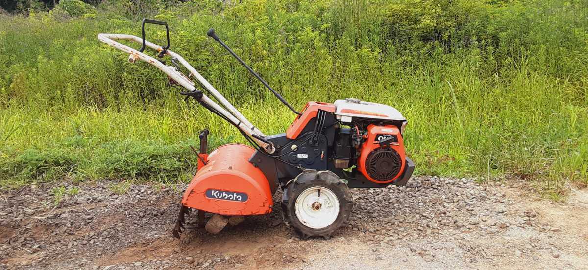 熊本発 管理機 耕運機 クボタ KUBOTA TR-6 燃料タンク錆 熊本発 管理機 耕運機 クボタ KUBOTA TR-6 燃料タンク錆