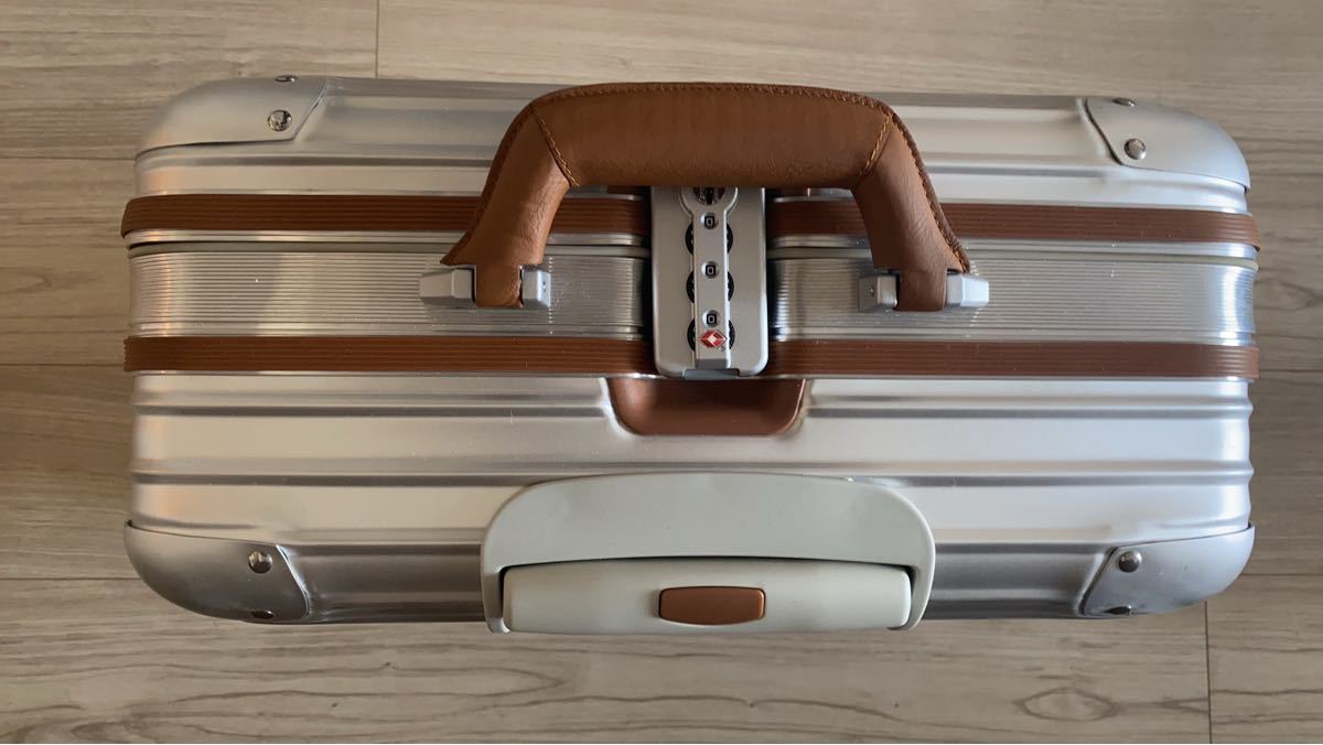 RIMOWA ルフトハンザ トローリー リモワトパーズ TSAロック ビジネス