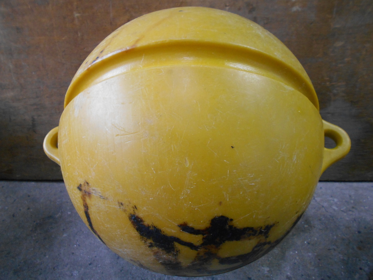 22-813 丸ブイ フロート PE（ポリエチレン樹脂） 黄玉 キイロ球 約30cm 漁師さん、目印等_画像1