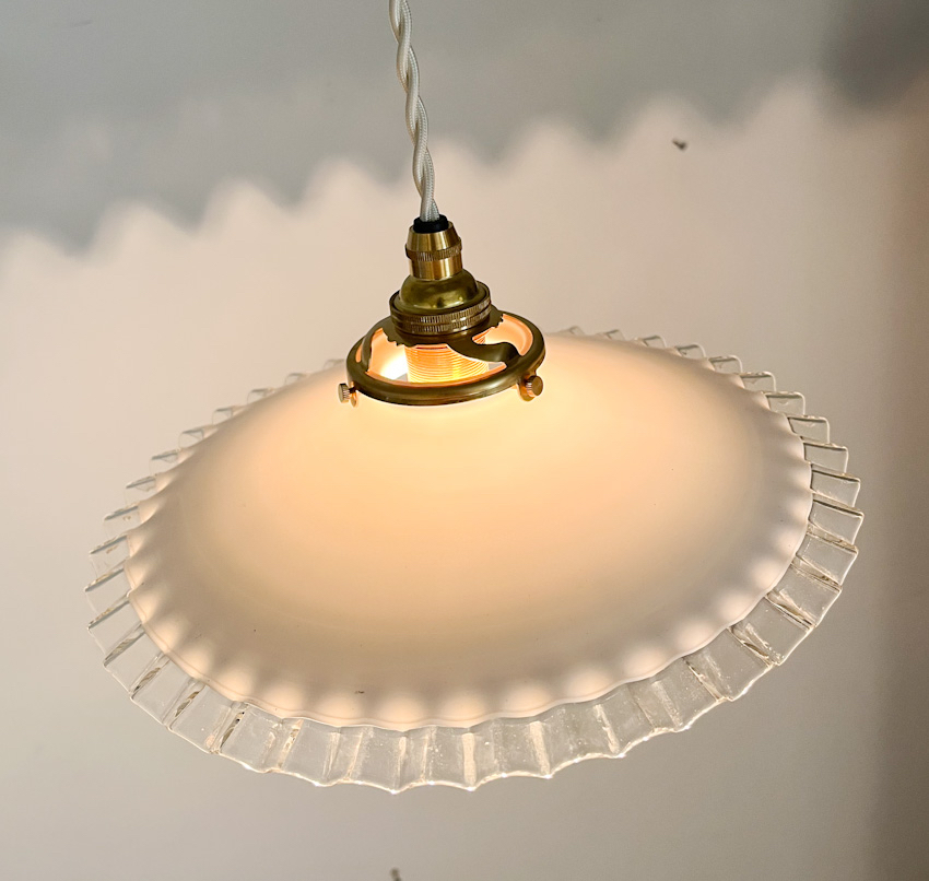  France antique frill milk glass lamp shade 2/ marks lie Cafe interior shop ko-tine-to store interior space design lighting equipment 