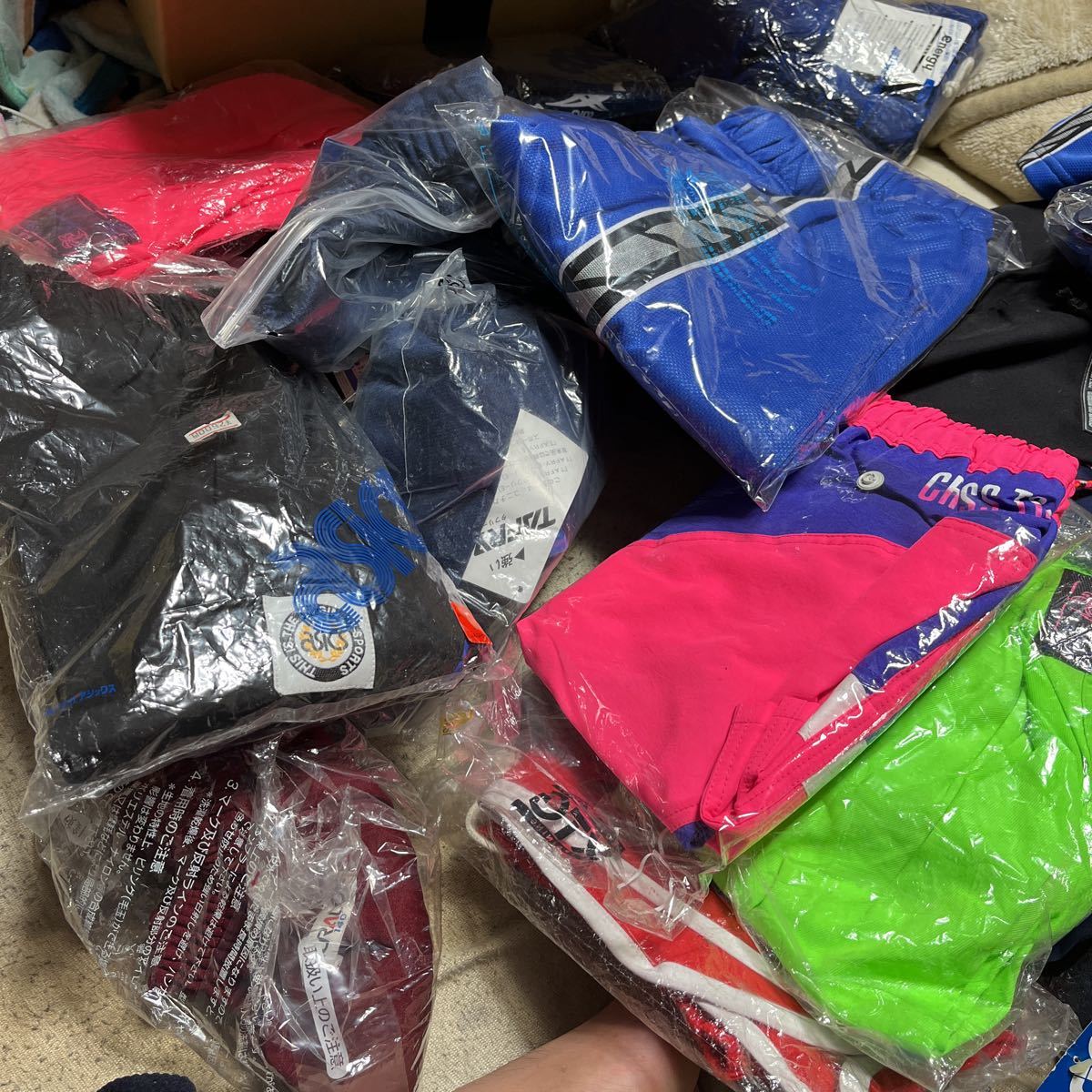 品数豊富! 約50着 ハーフパンツ 体育着 【新品】衣料品店 ランダム ショートパンツ 体操服 保管品 体育 授業 学校 体操 クォーターパンツ その他 品数豊富! 約50着 ハーフパンツ 体育着 【新品】衣料品店 ランダム ショートパンツ 体操服 保管品 体育 授業 学校 体操 クォーターパンツ その他