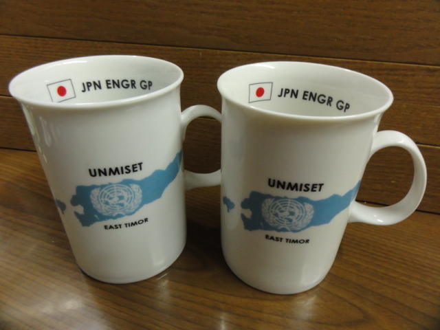 CERA DECOR 国連東ティモール支援団 UNMISET ペアマグカップ JPN ENGR GP_画像1