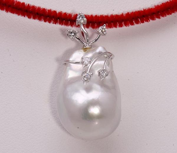 { pawnshop exhibition }k18WG*ba lock White Butterfly pearl + diamond pendant top *C-2287