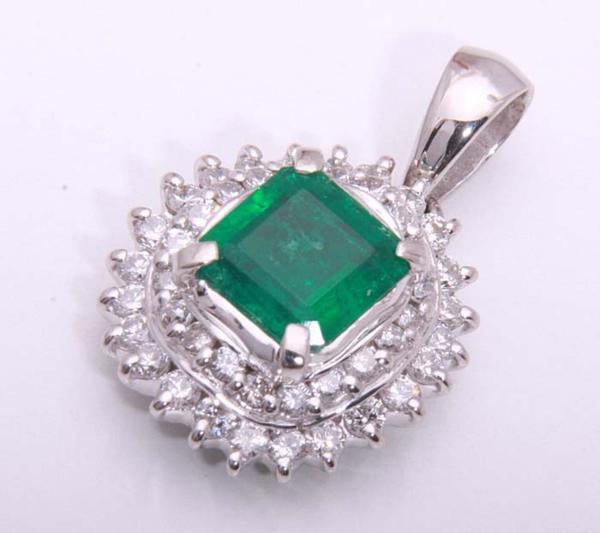 《質屋出品》Pt900★天然エメラルド0.76ct+ダイアモンドペンダントトップ★C-3969_画像1