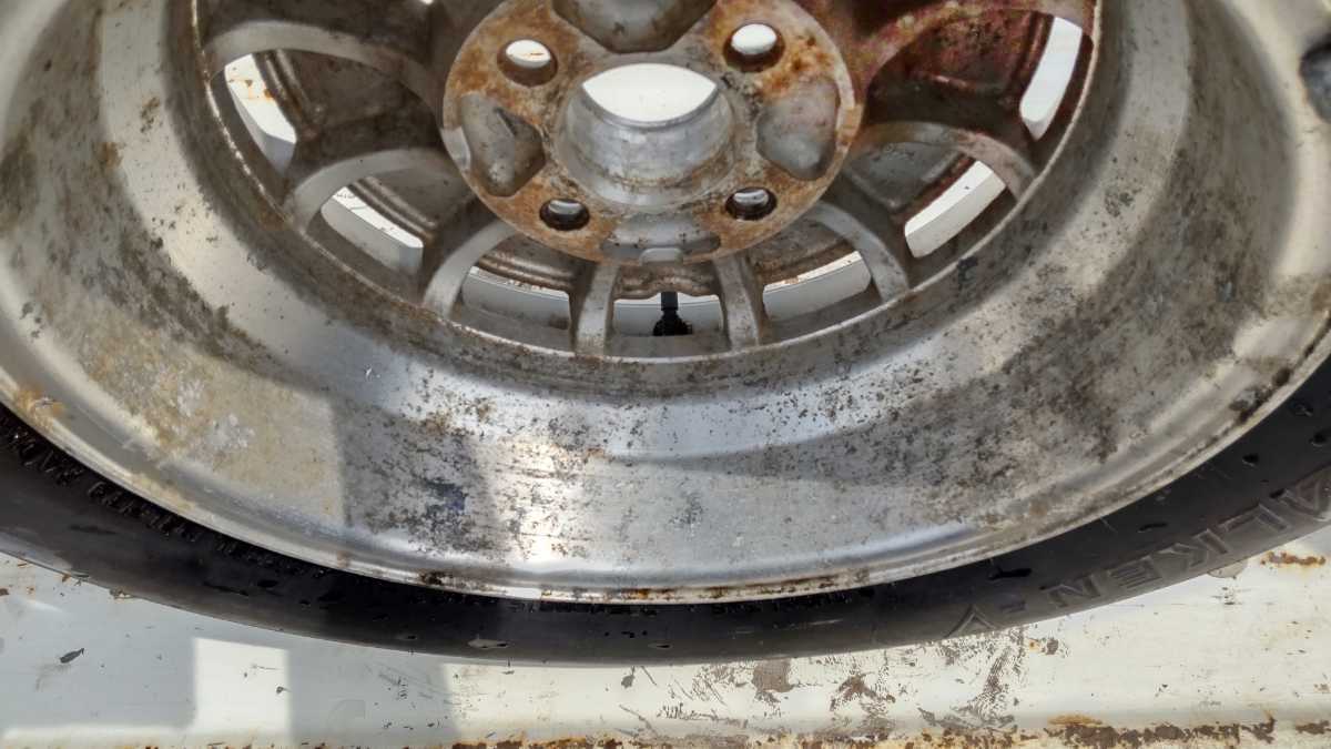 ② 希少 日産 R31 スカイライン 純正 15インチ アルミホイール 15×6j+