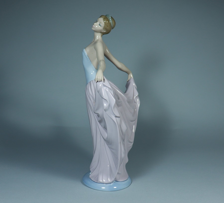 【栴檀】リヤドロ Lladro スペイン製 フィギュリン 陶器人形 踊る少女 美しい置物 美品！_画像7