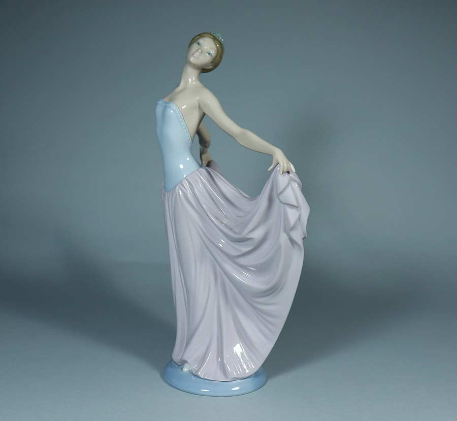 【栴檀】リヤドロ Lladro スペイン製 フィギュリン 陶器人形 踊る少女 美しい置物 美品！_画像8