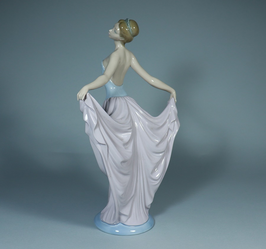 【栴檀】リヤドロ Lladro スペイン製 フィギュリン 陶器人形 踊る少女 美しい置物 美品！_画像6