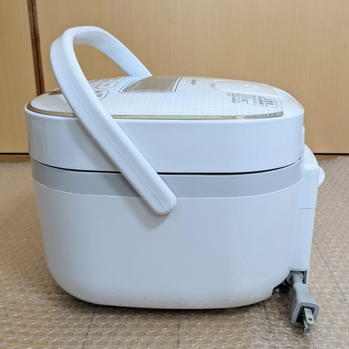 SHARPシャープ　マイコン炊飯器 3合炊き KS-C5J-W