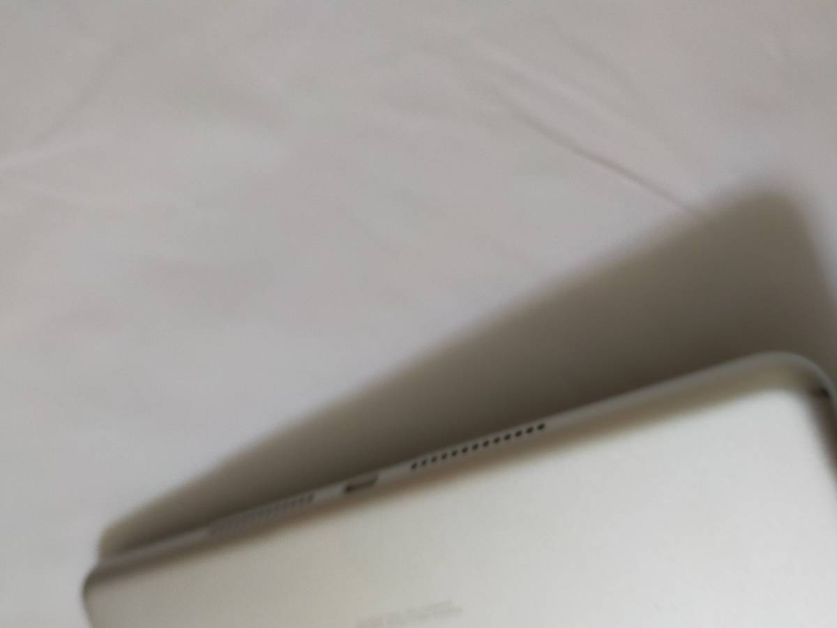 美品 iPad 第9世代 64GB 10.2インチ シルバー 2021年秋版 Wi-Fi+
