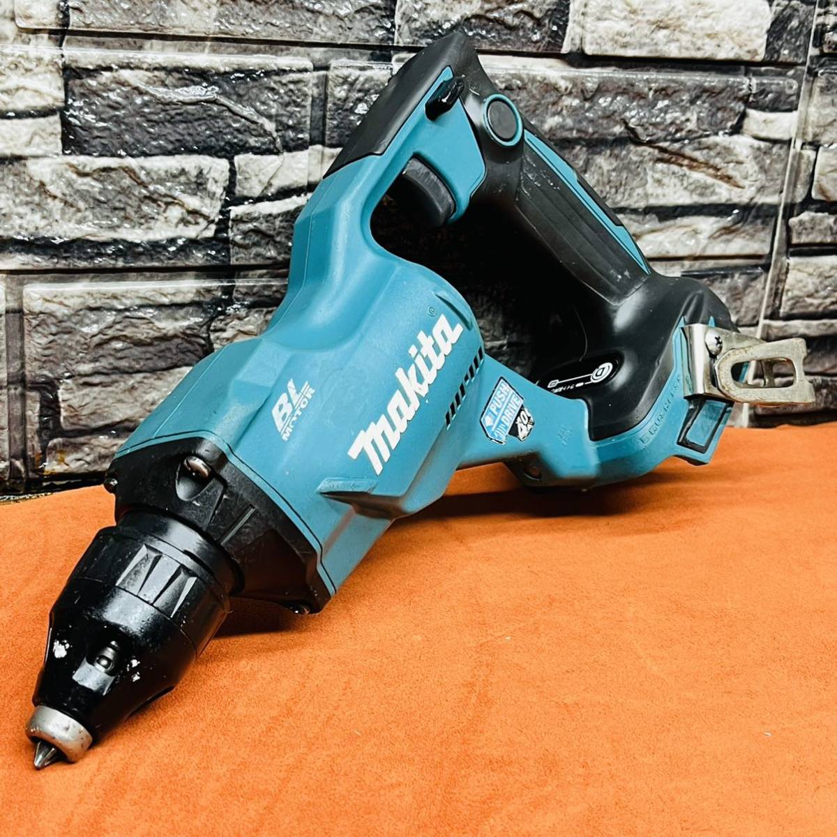 動作品♪マキタ makita 18v充電式 スクリュードライバー ワンタッチ