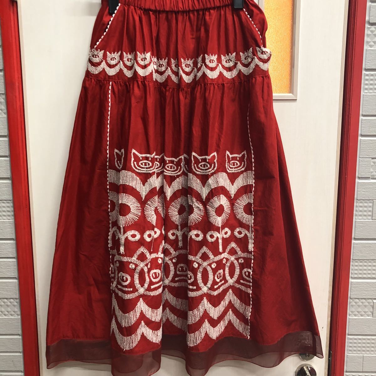 【レビューで送料無料】 アルベロベロ　赤スカート Mサイズ