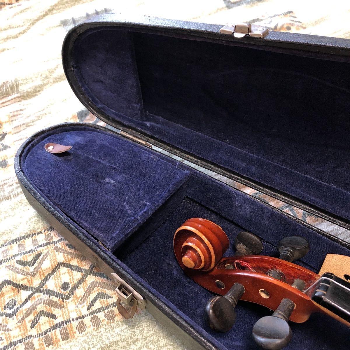 SUZUKI スズキ 弦楽器 バイオリン　ケース付き VIOLIN 鈴木バイオリン ESTABLISHED ジャンク品_画像5