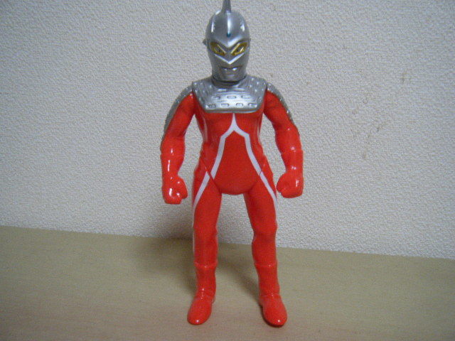 Yahoo!オークション - 1円~怪獣軒 ウルトラセブン ソフビ 全高 Yahoo!オークション - 1円~怪獣軒 ウルトラセブン ソフビ 全高