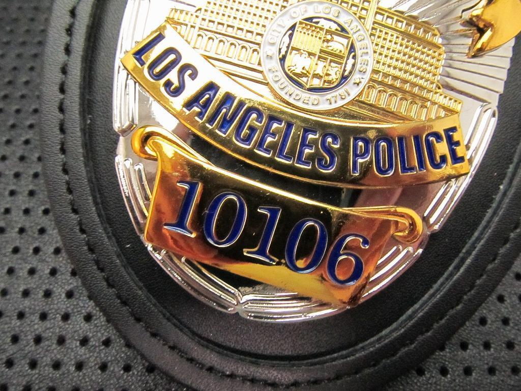 新品 LAPD ポリスバッジ バッジホルダー /80/ 組み込セット ロサンゼルス市警察 ポールチェーン付属 ルテナント_画像2