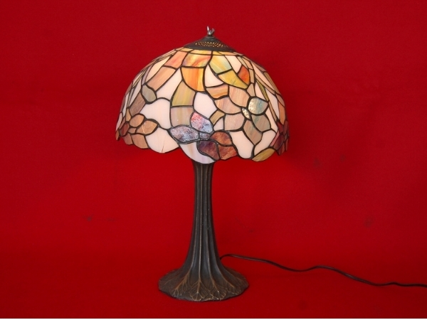 【アンティーク調/色硝子のステンドガラスシェードの照明スタンド】ランプ傘笠