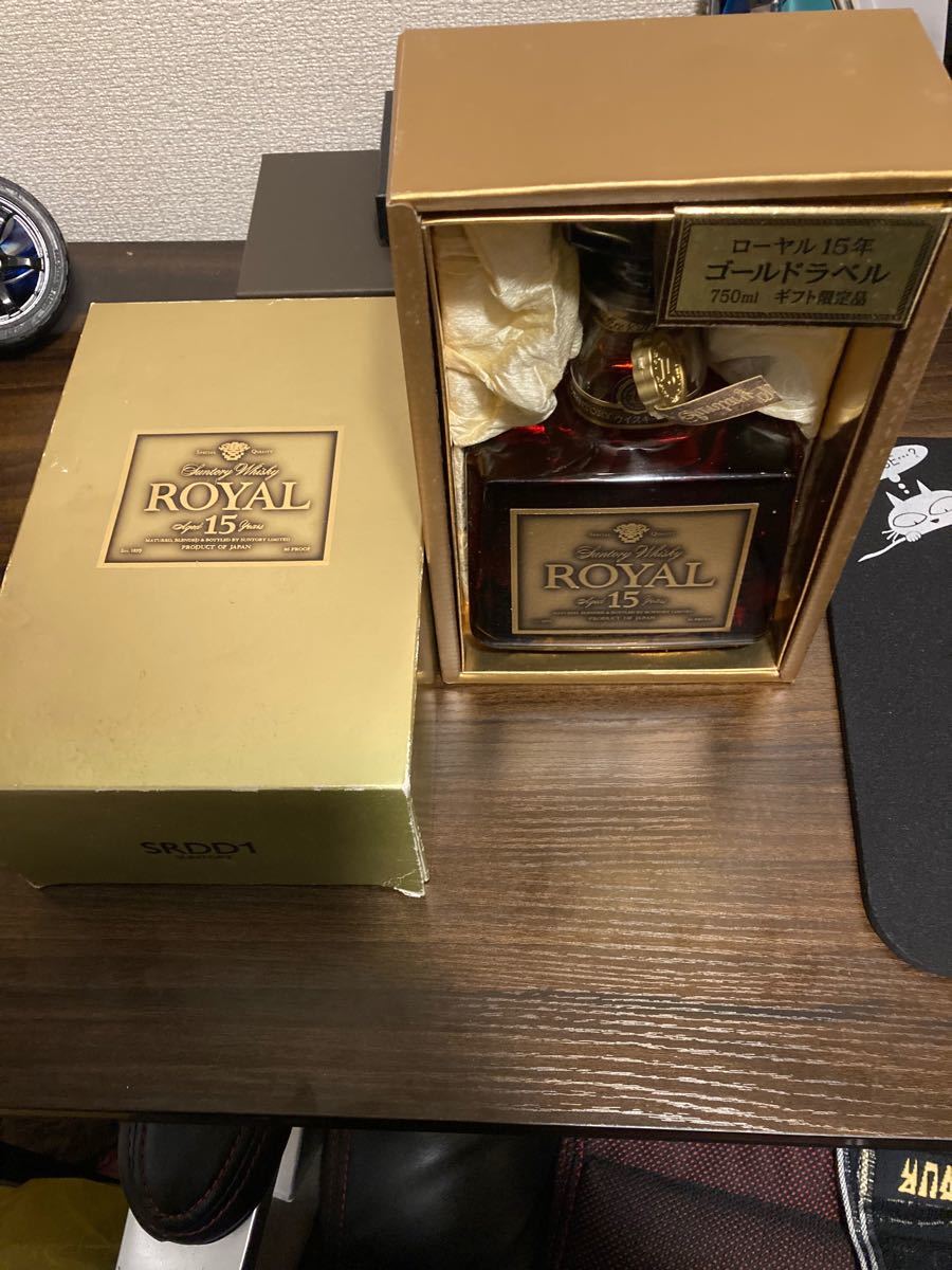 PayPayフリマ｜サントリー ウイスキー ローヤル 15年 ゴールドラベル ギフト限定品 750ml 古酒 オールドボトル