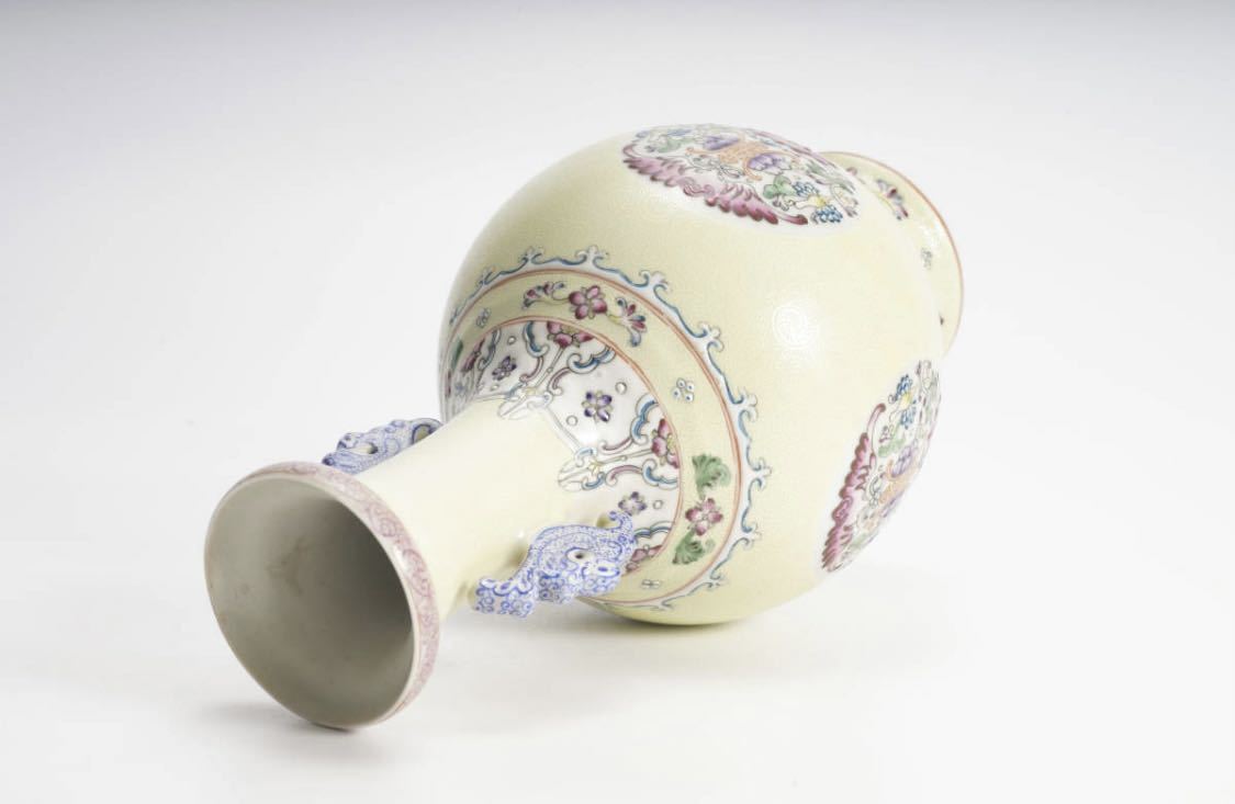中国古玩　古美術　時代　粉彩花卉文花瓶　在銘　唐物　高さ26ｃｍ径11ｃｍ_画像7
