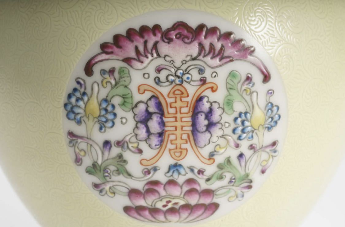 中国古玩　古美術　時代　粉彩花卉文花瓶　在銘　唐物　高さ26ｃｍ径11ｃｍ_画像4