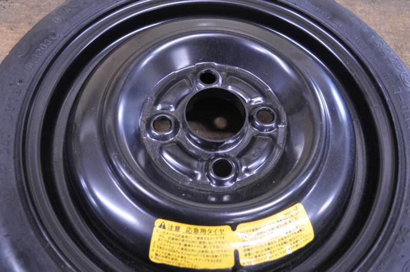 eKスポーツ 前期(H81W) 純正 TOYO TIRE 破損無 スペアタイヤ テンパータイヤ 13インチ 4穴 車載工具 ジャッキ 止めネジ セット K059815_画像6