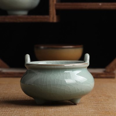  censer . incense stick establish simple Japanese style ceramics made ear attaching ( light blue × crack pattern )