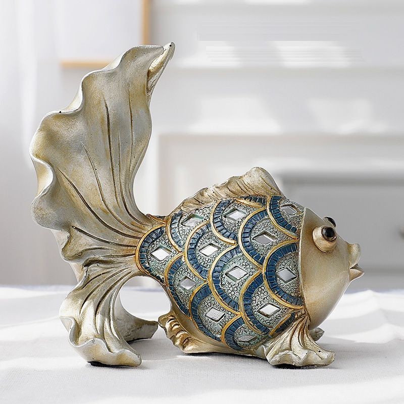 正規品 置物 (小サイズ) 彫刻風 立派な尾びれ 青いウロコ ゴールドの金魚 その他
