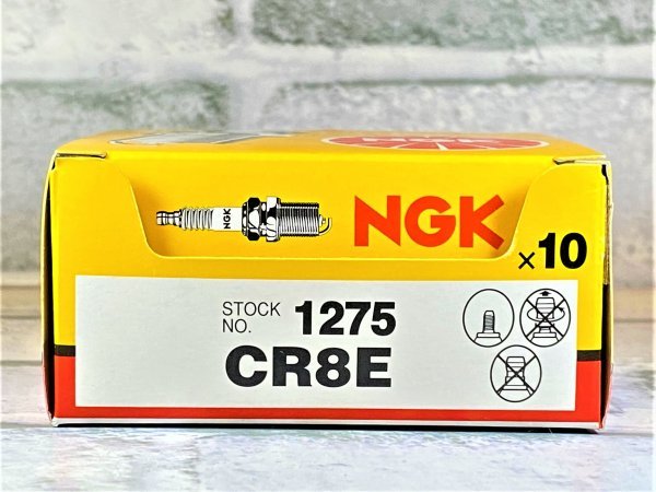 ＮＧＫ　ＣＲ８Ｅ　４本セット　ヤマハ　ＦＺ４００　４ＹＲ　９７ー　適合　新品！_画像3