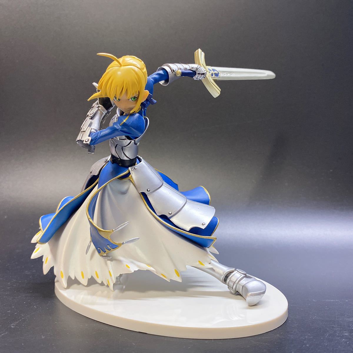 Yahoo!オークション - セイバー Fate/stay night 1/8 Yahoo!オークション - セイバー Fate/stay night 1/8