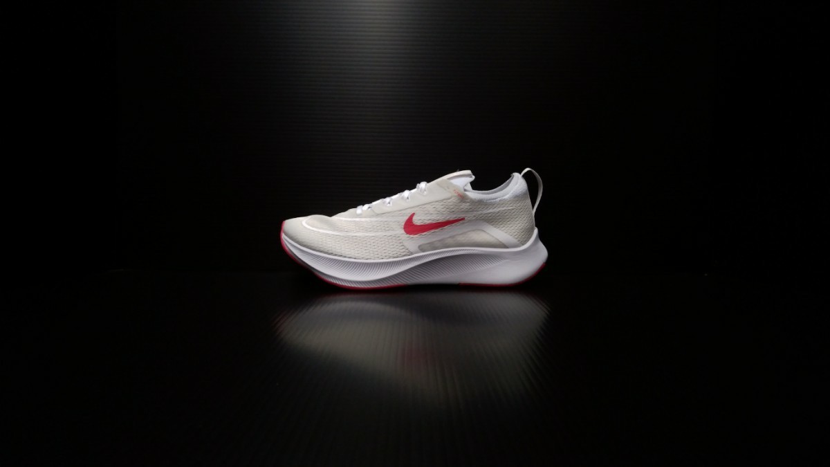 新品・未使用品 NIKE ZOOM FLY 4 CT2392 006